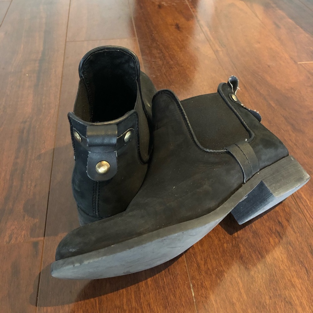 Steve Madden black booties